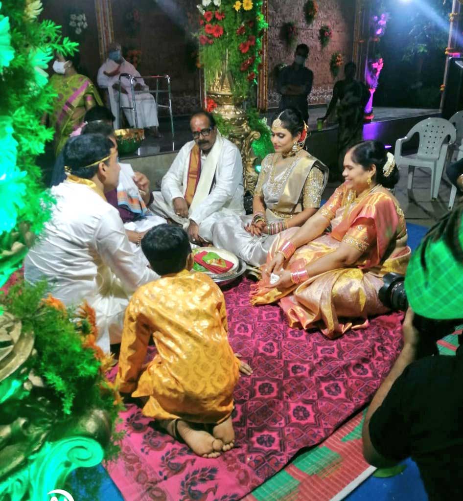 dil raju marriage pics